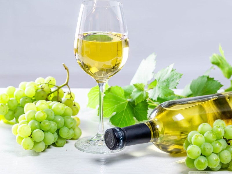 Rượu vang trắng thể hiện tấm lòng hiếu thảo của bạn đối với bố mẹ