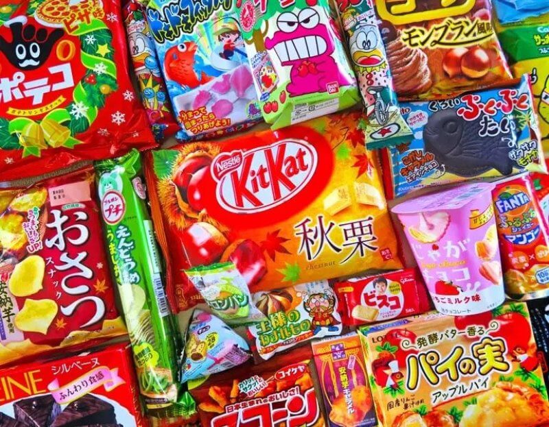 Trong hộp quà tết Nhật Bản hay sử dụng các loại bánh kẹo có màu sắc rực rỡ