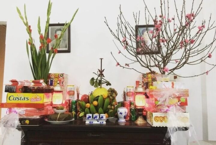 Cách trang trí bàn thờ ngày Tết hợp phong thủy và những điều cần chú ý