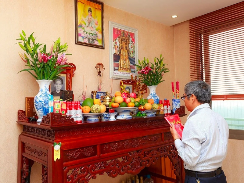 Văn khấn dọn dẹp bàn thờ ngày Tết