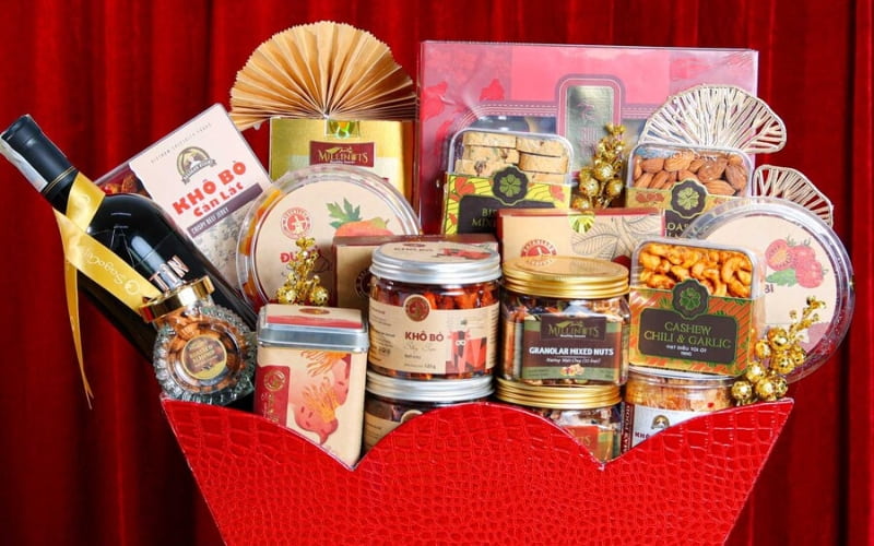 Giỏ gỗ đựng quà tết sang trọng